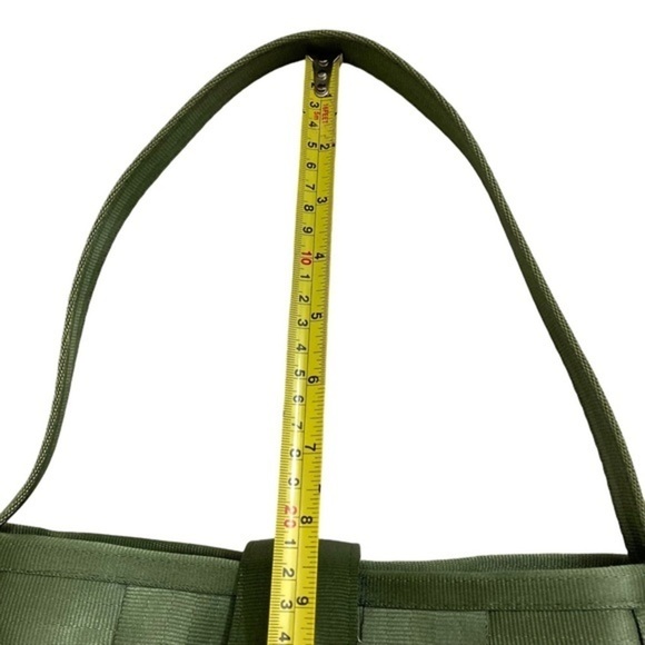 Harvey’s green seatbelt bag - Picture 5 of 11